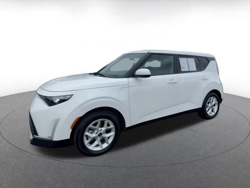 Used 2025 Kia Soul LX w/ LX Technology Package image 8