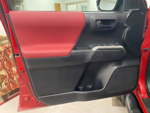 Used 2019 Toyota Tacoma SR5 image 7