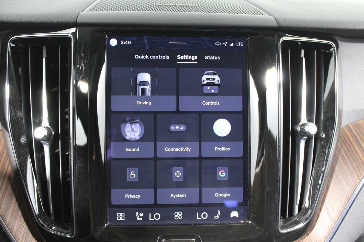 Used 2023 Volvo XC60 B5 Plus w/ Climate Package FWD image 13