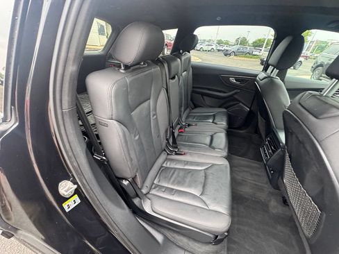 Used 2020 Audi Q7 3.0T Premium Plus w/ Premium Plus Package AWD/4WD image 16