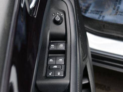 Used 2023 Jeep Grand Cherokee Altitude image 10