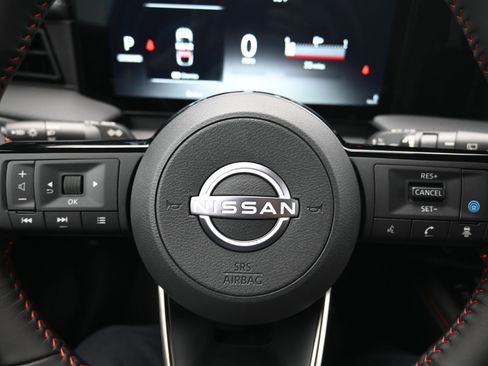 New 2025 Nissan Kicks SR image 14