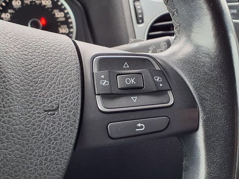 Used 2016 Volkswagen Tiguan S image 22