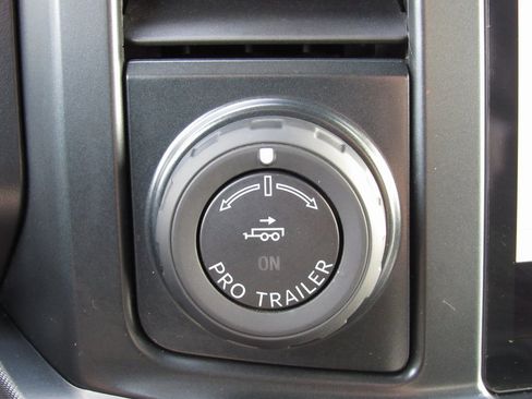 Used 2024 Ford F450 Platinum w/ FX4 Off-Road Package image 40