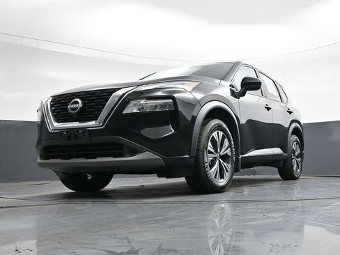 Used 2023 Nissan Rogue SV w/ SV Premium B Package image 39