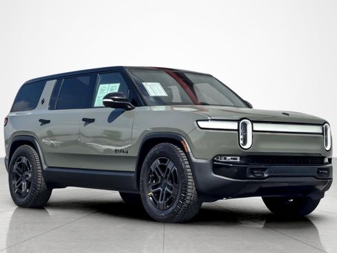 Used 2023 Rivian R1S Launch Edition image 7