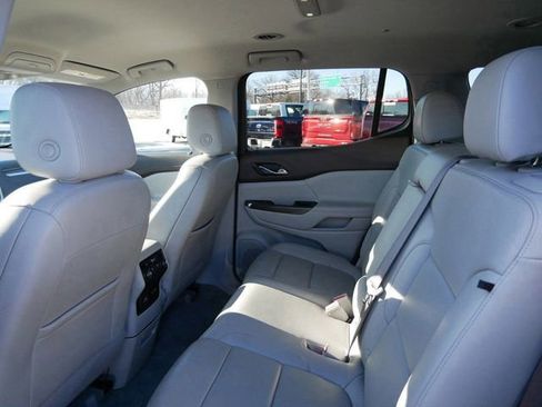 Used 2023 GMC Acadia SLT image 11