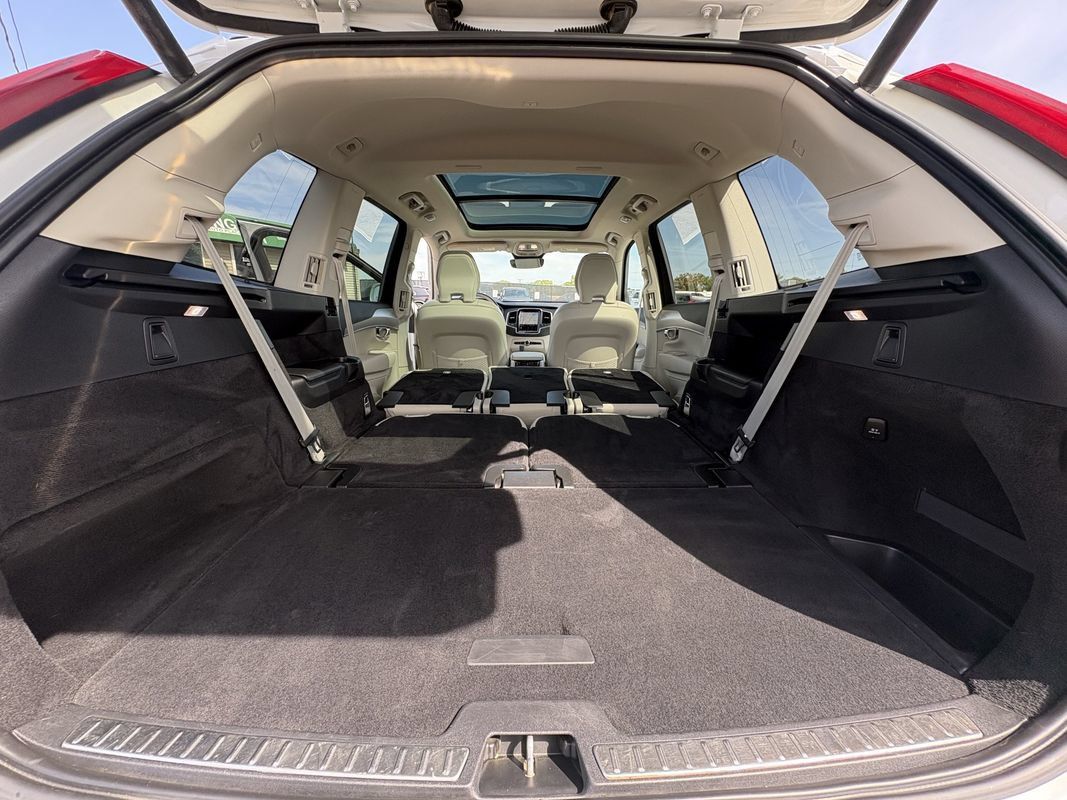 Used 2023 Volvo XC90 B5 Core AWD/4WD image 31