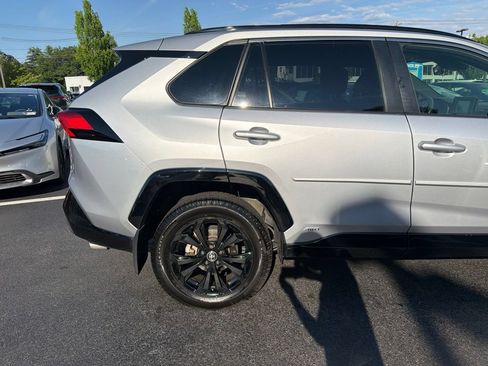 Used 2022 Toyota RAV4 SE w/ SE Grade Weather Package AWD/4WD image 4