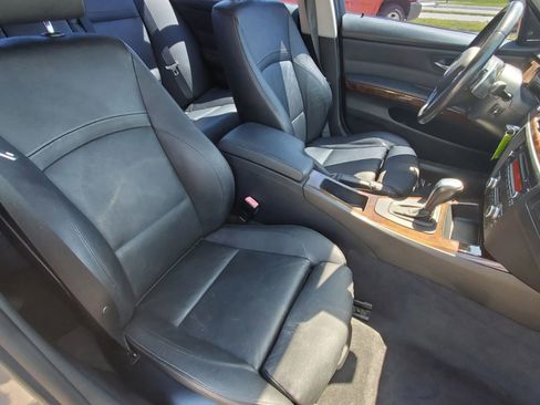 Used 2011 BMW 335i xDrive Sedan image 23