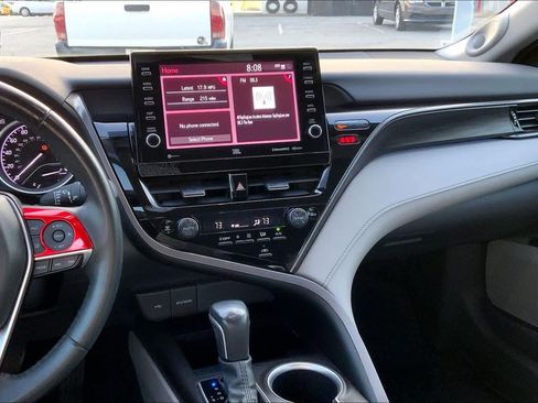Used 2023 Toyota Camry XLE image 7