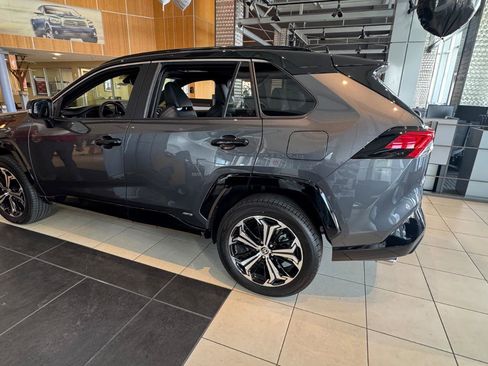 New 2025 Toyota RAV4 SE image 3