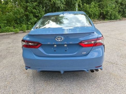 Used 2024 Toyota Camry SE w/ Cold Weather Package FWD image 6