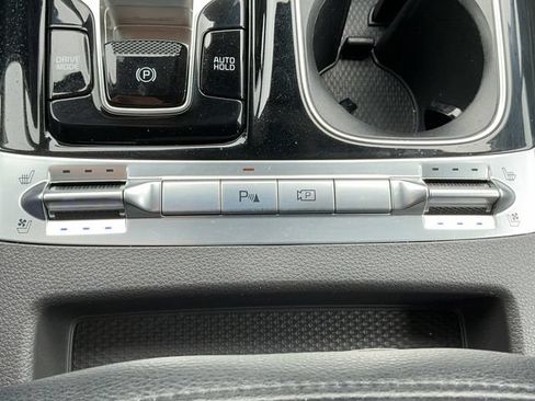 Used 2024 Kia Carnival SX FWD image 25