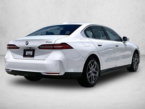 Used 2026 BMW 530i RWD image 2