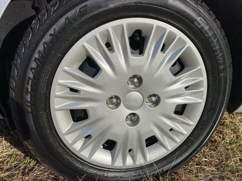 Used 2015 Ford Fiesta S image 20