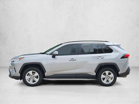 Used 2021 Toyota RAV4 XLE FWD image 9