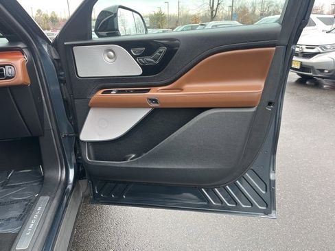 Used 2022 Lincoln Aviator Reserve w/ Equipment Group 201A image 25