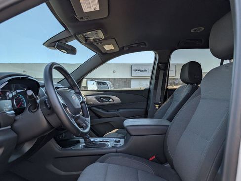 Used 2023 Chevrolet Traverse LT AWD/4WD image 9