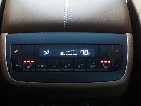 Used 2023 Nissan Pathfinder Platinum FWD image 32
