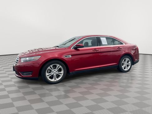 Used 2015 Ford Taurus SEL image 1