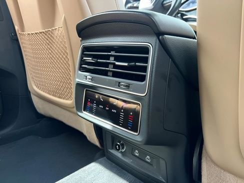 Used 2022 Audi Q8 Premium Plus image 30