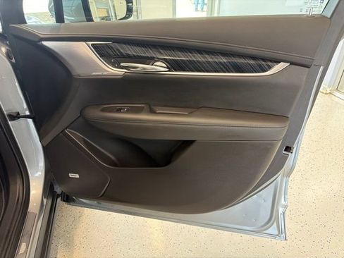 Used 2024 Cadillac XT6 Premium Luxury w/ LPO, Floor Liner Package AWD/4WD image 47