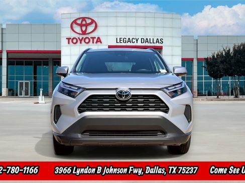 Used 2024 Toyota RAV4 XLE image 4