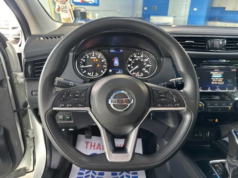 Used 2021 Nissan Rogue Sport S image 24