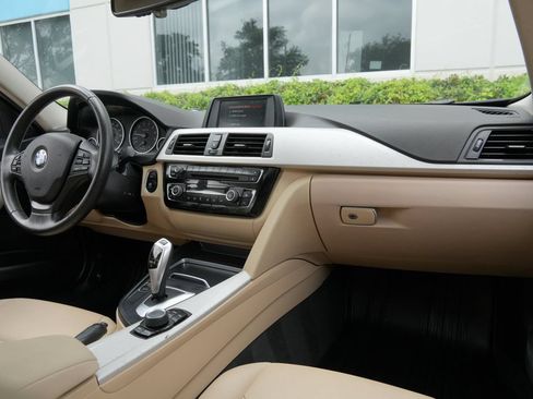 Used 2018 BMW 320i Sedan w/ Convenience Package RWD image 7