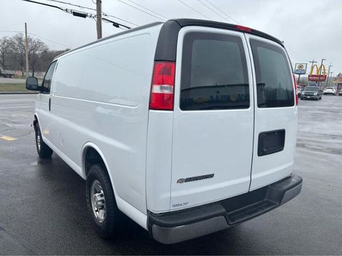 Used 2022 Chevrolet Express 2500 w/ Driver Convenience Package RWD image 6