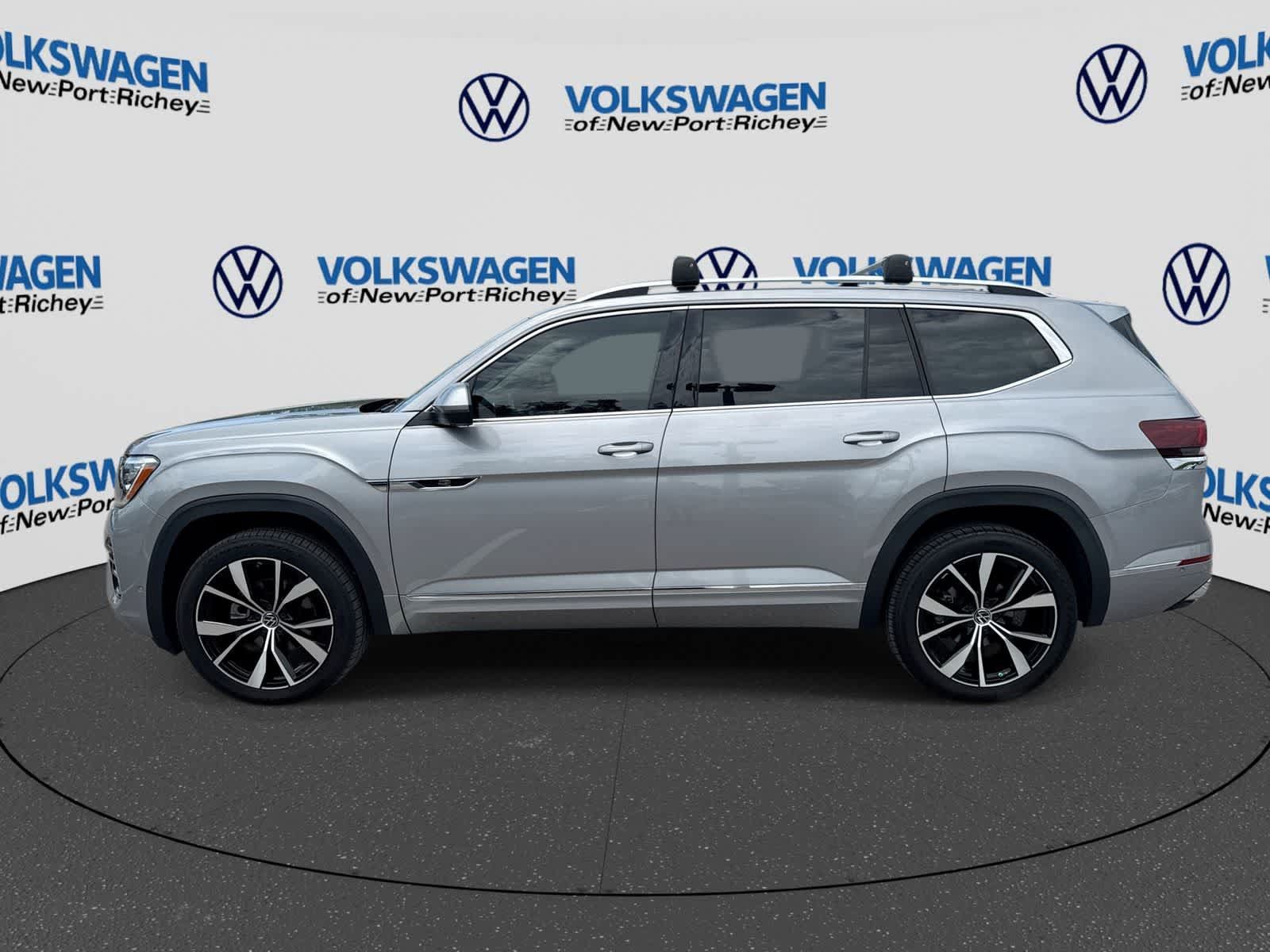 Used 2024 Volkswagen Atlas SEL Premium R-Line AWD/4WD image 11
