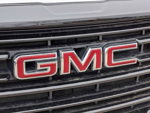 Used 2023 GMC Terrain SLE w/ Driver Convenience Package AWD/4WD image 11