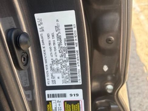 Used 2021 Toyota Tacoma SR w/ SR Convenience Package RWD image 17