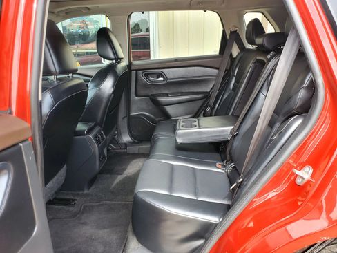 Used 2023 Nissan Rogue SV w/ SV Premium B Package FWD image 28