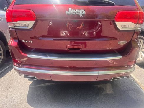 Used 2018 Jeep Grand Cherokee Summit AWD/4WD image 12