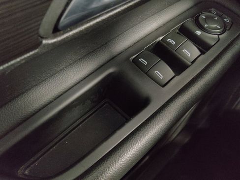 Used 2024 GMC Terrain SLE image 27