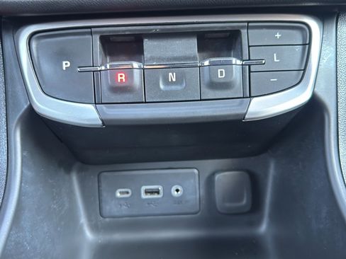 Certified 2023 GMC Terrain SLE w/ Elevation Edition AWD/4WD image 35