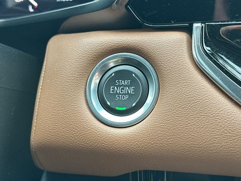 Used 2024 GMC Canyon AT4 w/ LPO, Off Road Lift Package image 34