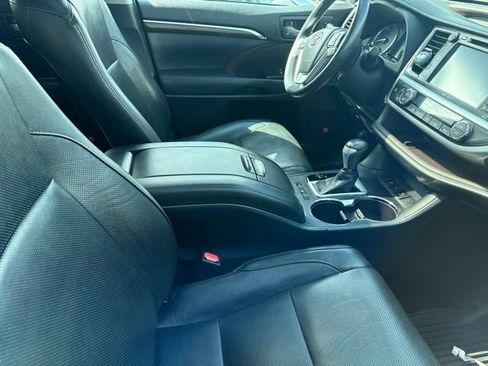 Used 2014 Toyota Highlander Limited AWD/4WD image 7