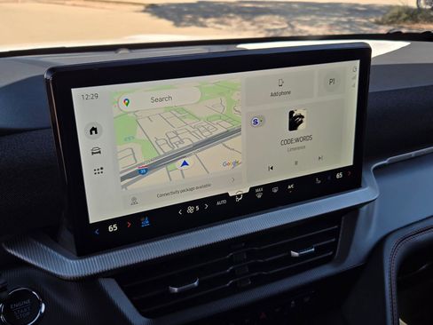 Used 2025 Ford Explorer ST image 17