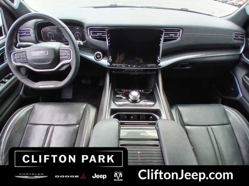 Used 2022 Jeep Wagoneer Series I w/ Convenience Group I AWD/4WD image 18