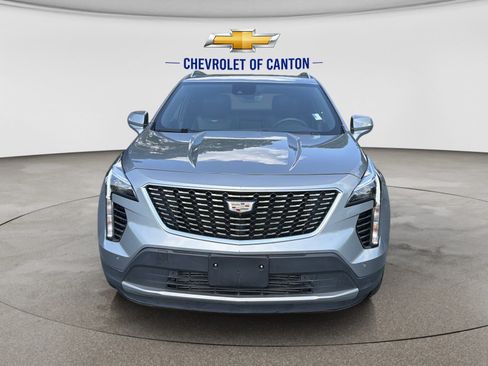 Used 2023 Cadillac XT4 Premium Luxury w/ Enhanced Visibility Package FWD image 2