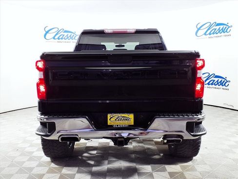 Used 2020 Chevrolet Silverado 1500 LT w/ Texas Edition image 4