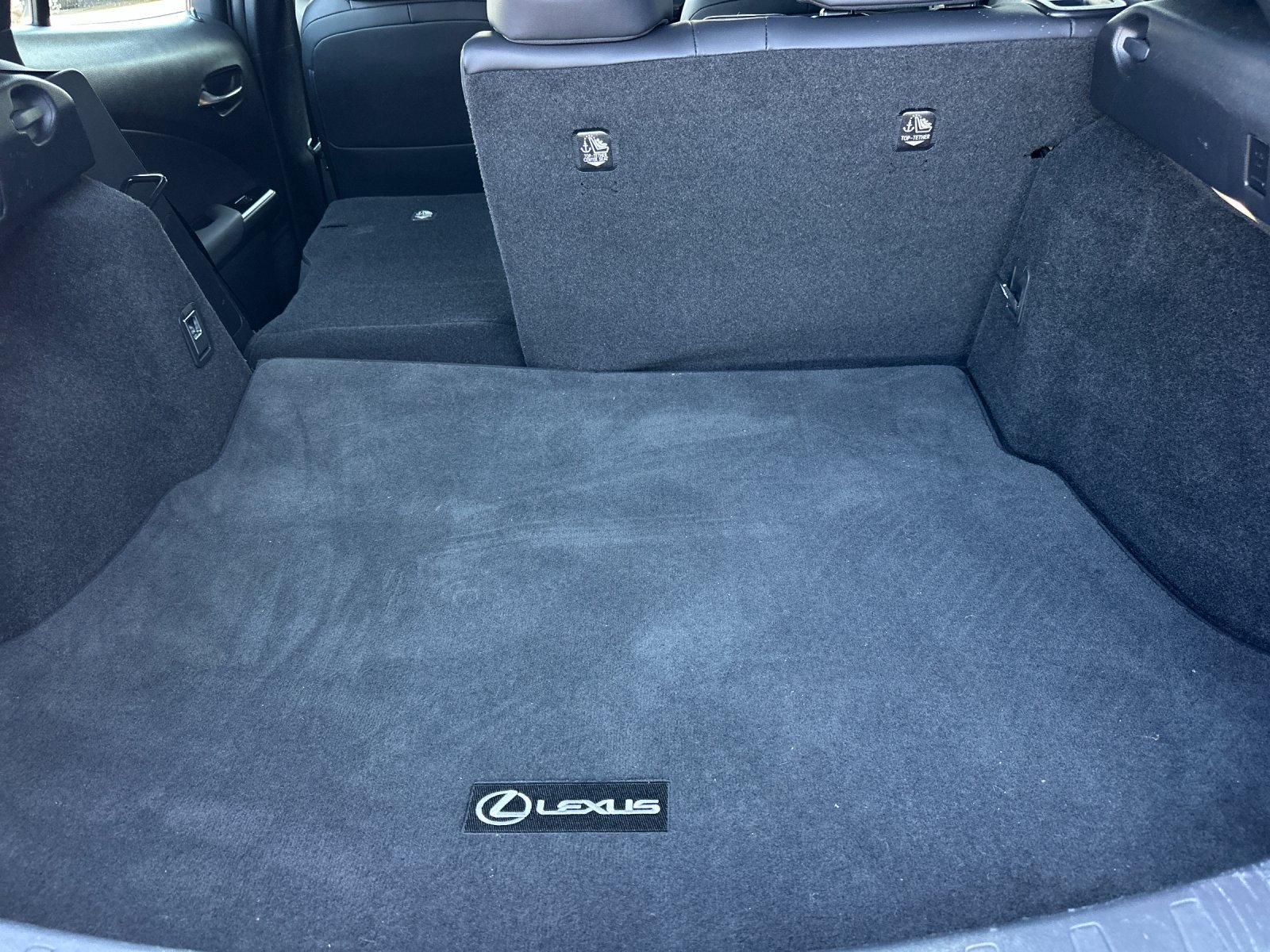 Used 2019 Lexus UX 200 w/ Premium Package FWD image 15