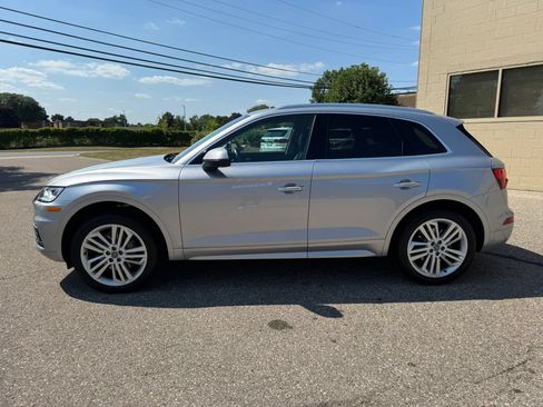 Used 2018 Audi Q5 2.0T Premium Plus w/ Premium Plus Package AWD/4WD image 5