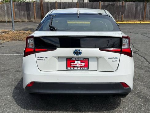 Used 2020 Toyota Prius XLE w/ Advanced Technology Package AWD/4WD image 5