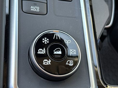 New 2026 Nissan Pathfinder SV image 30