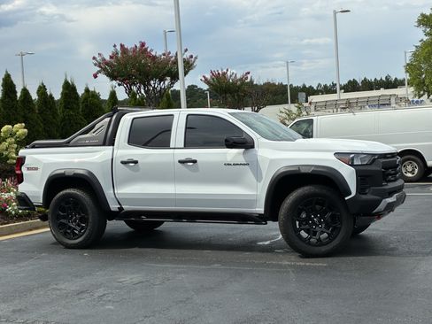 Used 2026 Chevrolet Colorado Trail Boss AWD/4WD image 3
