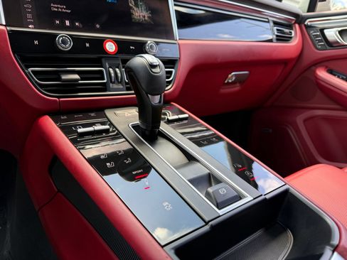 Used 2022 Porsche Macan S AWD/4WD image 28